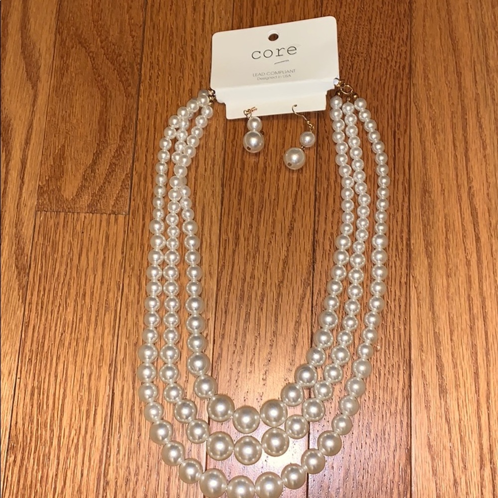 3 strand pearl necklace set - Picture 5 of 7